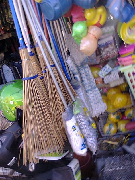 Toko Susi Jaya Plastik Pasar Wlingi Aneka Alat Kebersihan