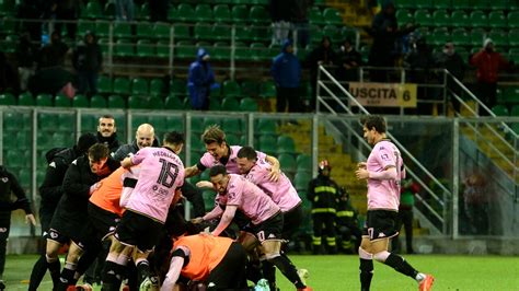 Palermo col Frosinone è come un derby i rosanero vogliono regalare