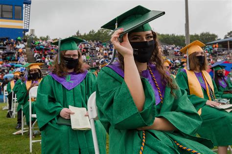 PHOTO GALLERY: A swampy graduation for the Lakewood High School Gators ...