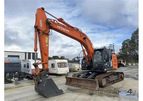 Used Hitachi Zx Uslc B Excavator In Listed On Machines U