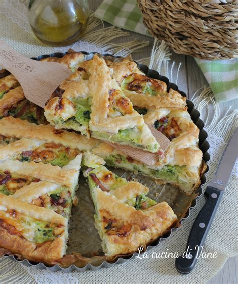 Torta Salata Con Broccoletti Speck E Formaggio A Forma Di Crostata