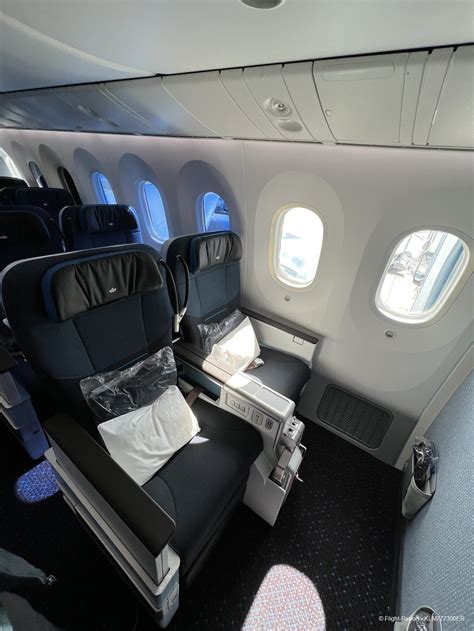 Review of KLM flight from San Francisco to Amsterdam in Premium Eco