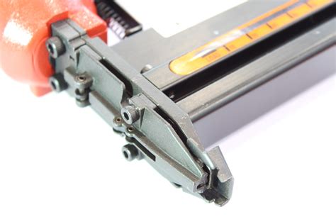 maquina pregaragrafar  mader chave vertical