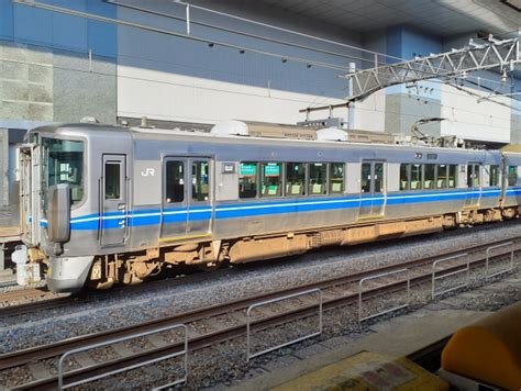 Jr西日本521系電車 クハ520 1 京都駅 Jr 鉄道フォト・写真 By トリテツノワグマさん レイルラボraillab