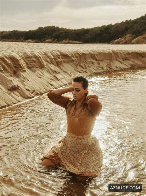 ASHLEY GRAHAM Nude AZNude