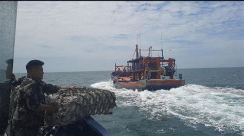 KKP Tangkap Kapal Pencuri Ikan Berbendera Malaysia Di ZEE Selat Malaka