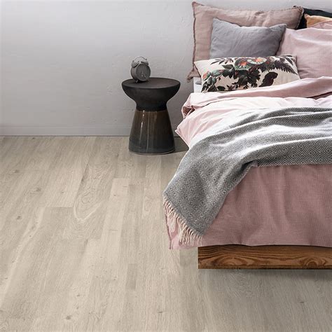 EGGER PRO CLASSIC 7 31 4V White Corton Oak Laminált padló EPL051