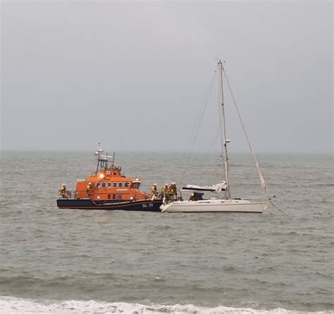 Arklow Rnli Comes To The Aid Of Two People On 39ft Sailing Vessel