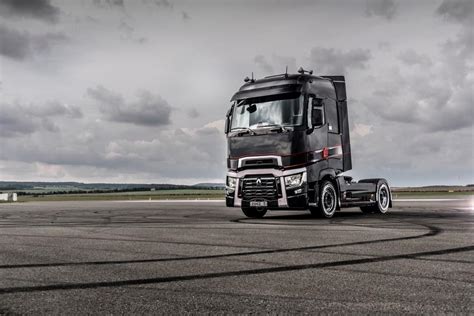 THE RENAULT TRUCKS T HIGH EDITION RECEIVES A GERMAN DESIGN AWARD