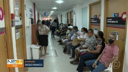 Vídeo Pacientes da Fundação Altino Ventura reclamam da longa espera