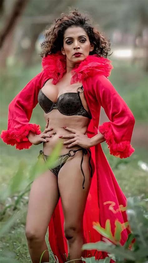 Hot Sexy Kalyani Suresh Bikini Pics
