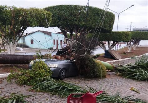 Chuva E Vento Causam Destruição Em Cidade Do Interior Portal Massa