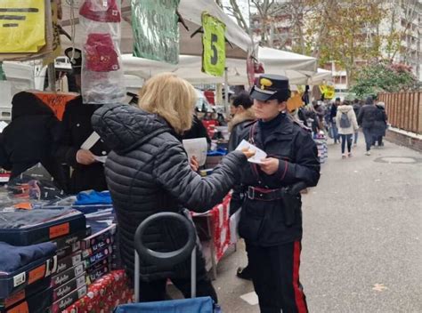 Truffe Agli Anziani Con Il Pacco Postale Arrestati Sei Napoletani A