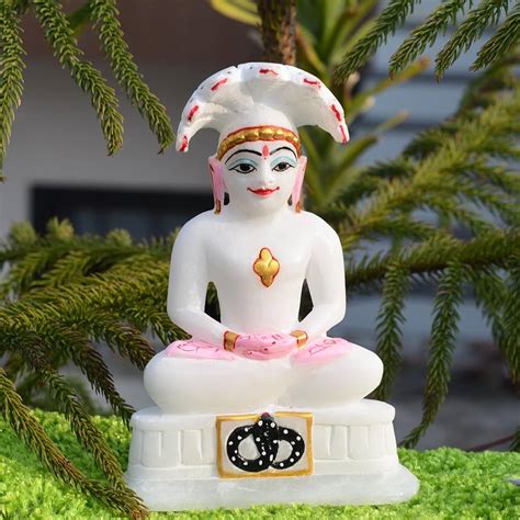 jain god parshwanath  lord parshwanath  padmasana jain sculpture