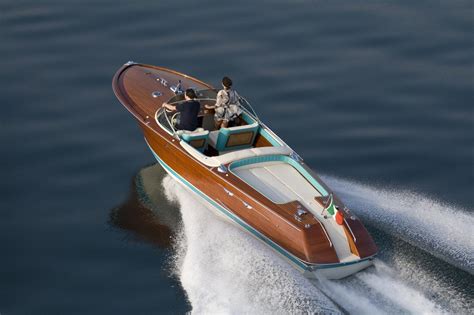 Riva Mahagoni Boote Stil Und Eleganz Auf Dem Wasser