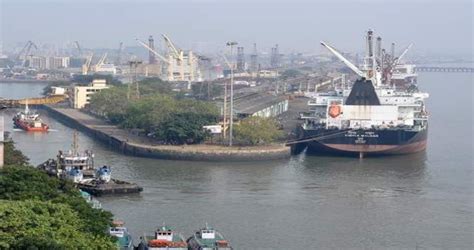 Mumbai Port signs-off more than 900 seafarers - SAFETY4SEA