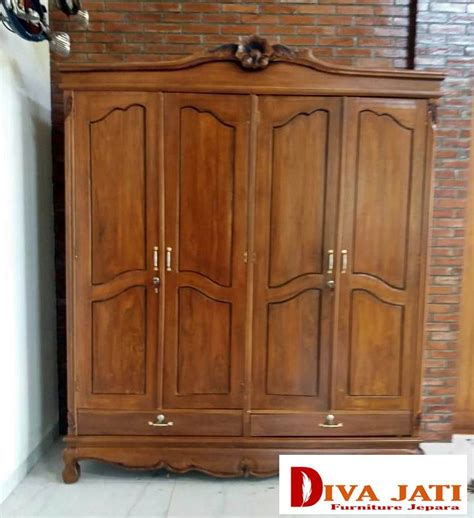 Lemari Pakaian 4 Pintu Kayu Jati Minimalis Berlaci