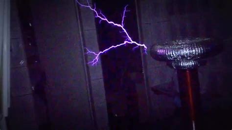 Mortal Kombat Theme On Musical Tesla Coil Bobina De Tesla Coub