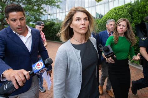 Lori Loughlin Husband Mossimo Giannulli Plead Not Guilty To New