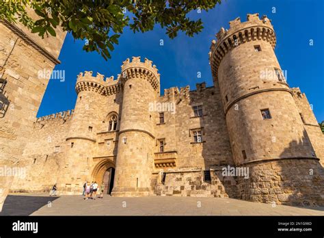 Vue Sur Le Palais Du Grand Maître Des Chevaliers De Rhodes La Vieille