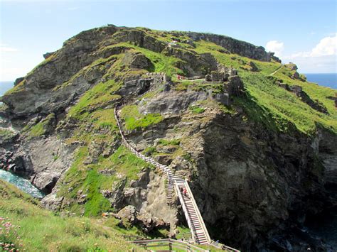 Tintagel Castle Built On Tintagel Island The Castle Was E Flickr