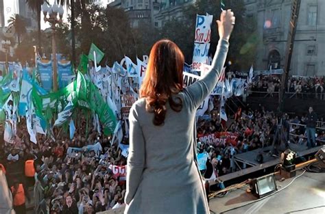 Cristina Encabeza Un Acto En Plaza De Mayo A 20 Años De La Asunción De