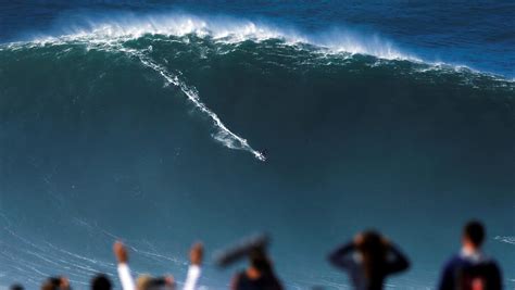 Surfing Waves Of Terror The 4 Most Dangerous Waves In The World