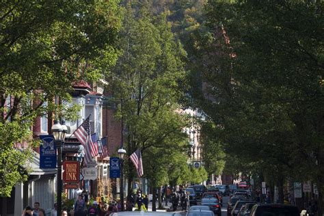 The 25 Best Small Towns In America Small Towns Small Town America