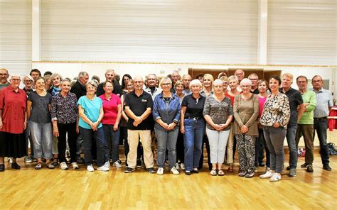 À Plogastel Saint Germain cest reparti pour la danse bretonne avec