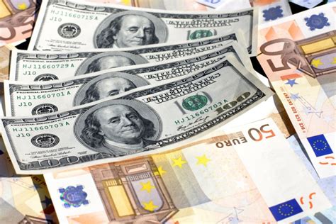 Kursy Walut Stycznia Kurs Dolara Euro Franka Funta Innpoland Pl