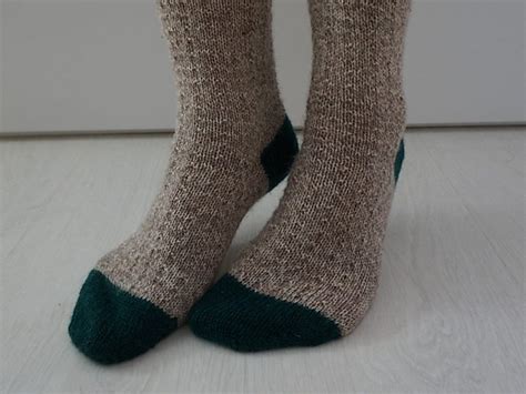 Simple Toe-Up Socks Free Knitting Pattern - Knitting Bee