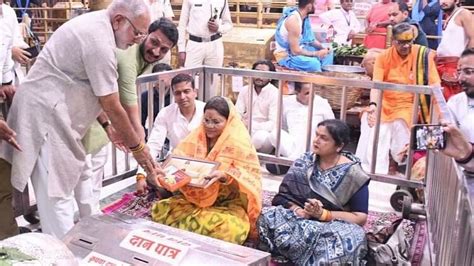 Ujjain: Union Minister Singh Visited Baba Mahakal, Took Blessings Of ...