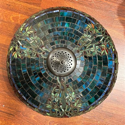 Tiffany Style Leaded Glass Table Lamp For Sale At Stdibs Jj Peng