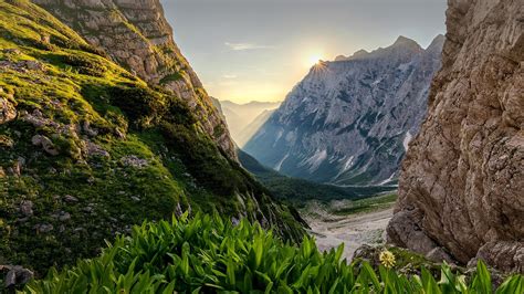 Mountains Sun Landscape Ukraine Carpathian Mountains Sun Rays