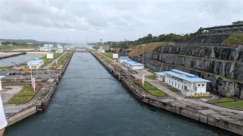 Amarc Traverse Le Nouveau Canal De Panama