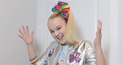 Jojo Siwa Clarifies Her Comments About The Word Lesbian After Backlash Attitude