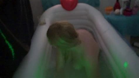 Watch Ann Twinbabies Patreon My Ass Playing In Bath Porn Video