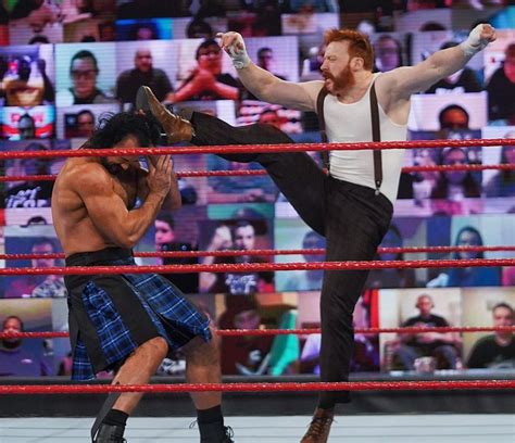 Drew Mcintyre And Sheamus Destroy Each Other In An Insanely Physical