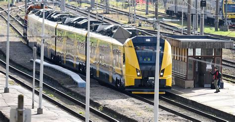 С сегодняшнего дня пассажиров будут перевозить четыре новых электропоезда