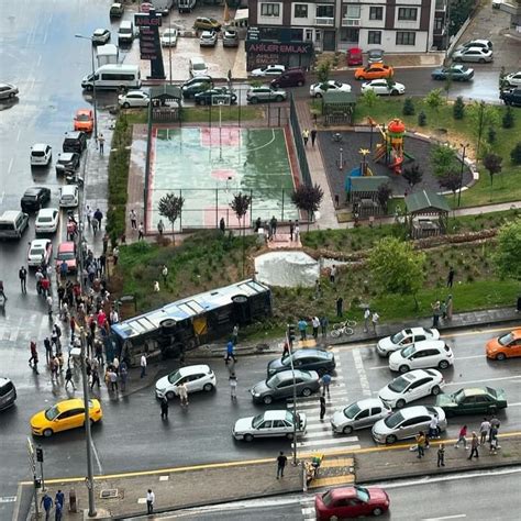 Ankara da feci kaza Belediye otobüsü devrildi Yerel Haberler TV100