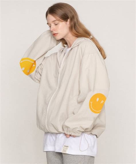 MUSINSA GRAVER UNISEX ELBOW DOT SMILE WHITE CLIP WINDBREAKER IVORY