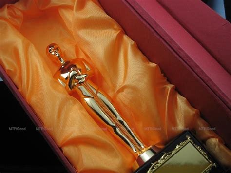 OSCAR STATUE ACADEMY AWARDS TROPHY STATUETTE REPLICA - Oscar Photo ...