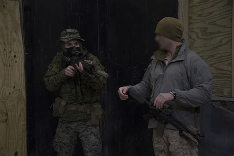 Marine Raiders Collaborate With Marines From 18 On Cqb Tactics And Sse