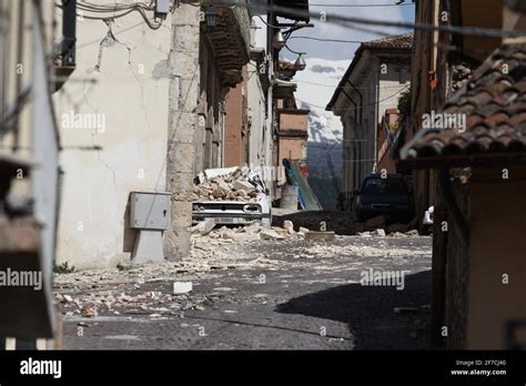 L'aquila earthquake 2009 damage hi-res stock photography and images - Alamy