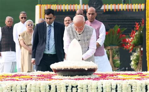 PM Pays Tributes To Former PM Shri Atal Bihari Vajpayee On His Punya