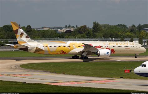 A Bmd Etihad Airways Boeing Dreamliner Photo By Piotr Persona