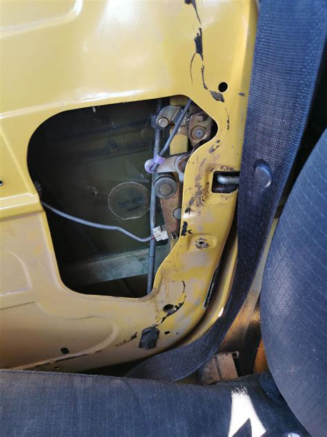 Passenger Door Won T Open Started Having Trouble With It After I Tipped It Over 06 Wrangler