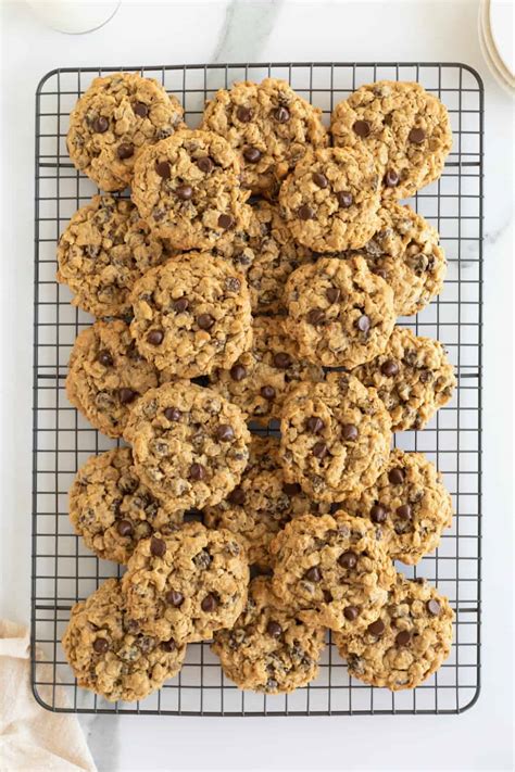 Flourless Oatmeal Chocolate Chip Cookies - The BakerMama