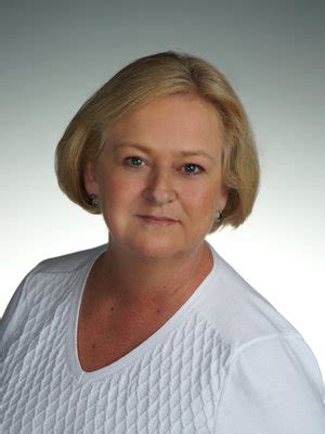 LUCY HENDRICKS - PREMIER ESTATE PROPERTIES VERO BEACH - Contact Agent ...