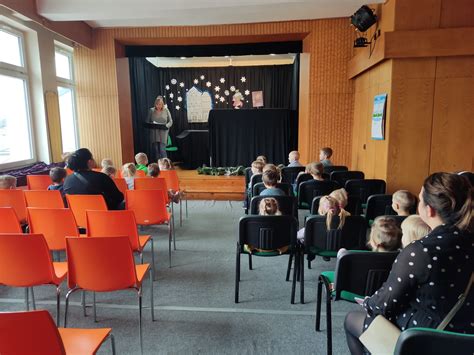 Wycieczka Do Biblioteki Publiczne Przedszkole Trampolina